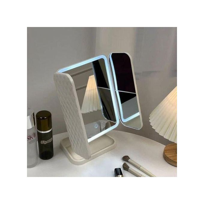 مرآة مكياج ثلاثية الطي بإضاءة LED